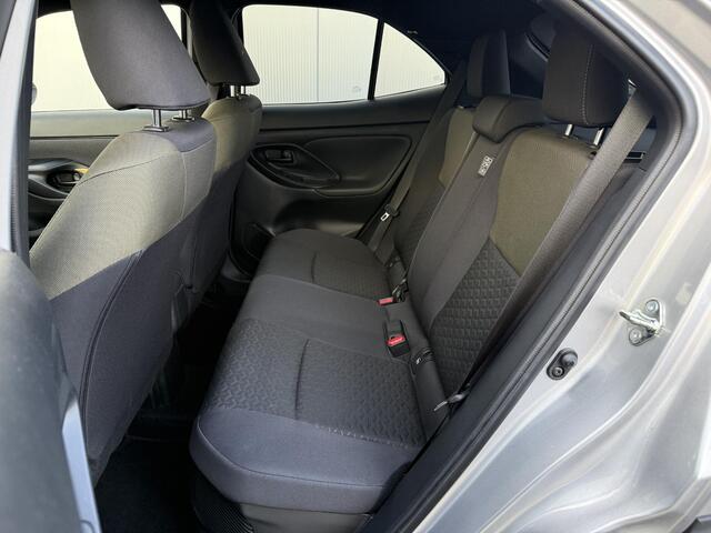 Toyota YARIS Cross 1.5 Hybrid Explore **NAVIGATIE/ STOELVERWARMING/ KEYLESS/ 36 MAANDEN GARANTIE**