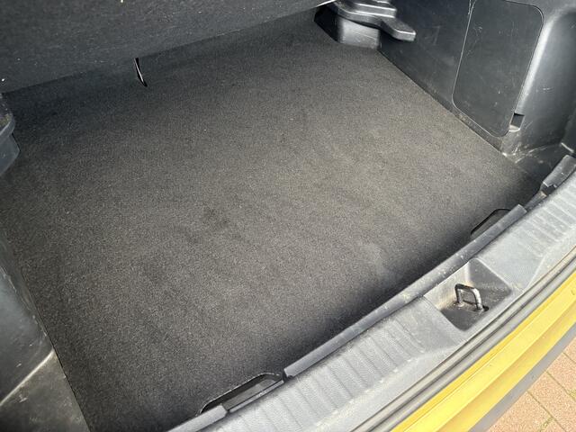 Toyota YARIS Cross 1.5 Hybrid Dynamic TREKHAAK/KEYLESS/CAMERA/NAVI/CARPLAY/PDC/17INCH