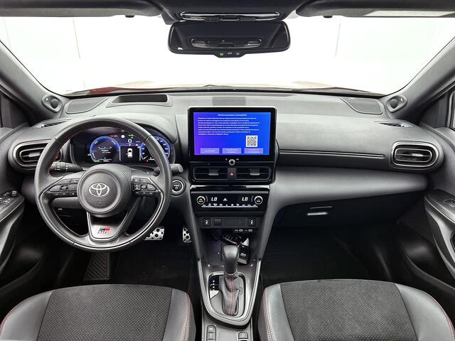 Toyota YARIS Cross 1.5 Hybrid 130 GR Sport | Panorama dak | JBL | Lederen bekleding | Afn trek.