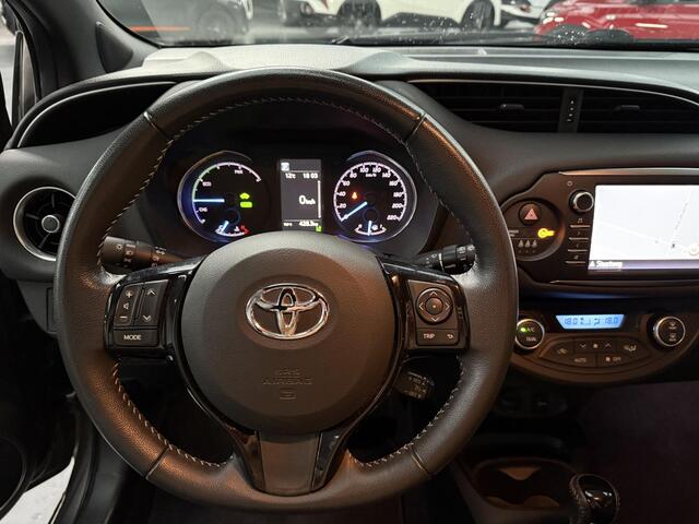 Toyota YARIS 1.5 Hybrid Executive 1e eigenaar, Nederlandse auto, dealeronderhouden, cruise control, halfleder, navigatie, slechts 38.992 KM!