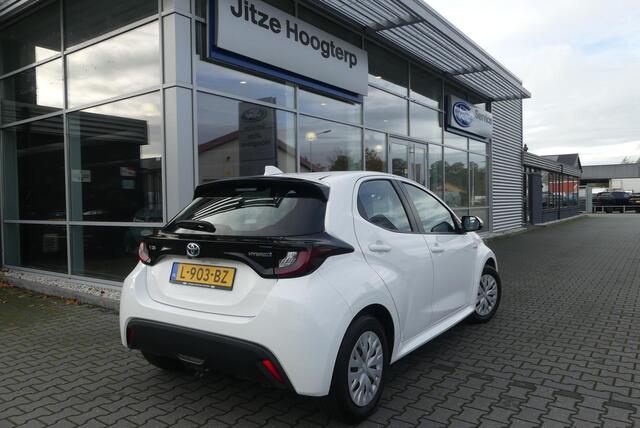 Toyota YARIS 1.5 Hybrid Active TREKHAAK AFNEEMBAAR (450KG), ADAPT. CRUISE, CLIMA, CAMERA, DAB, APPLE CARPLAY/ANDROID AUTO, 54.896KM