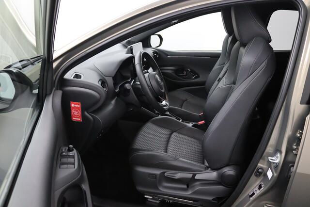 Toyota YARIS 1.5 Hybrid 130 Executive | Stuur en Stoelverwarming | Digital Cockpit | Lederen/stof bekleding | Navigatie | Draadloos Apple carplay |