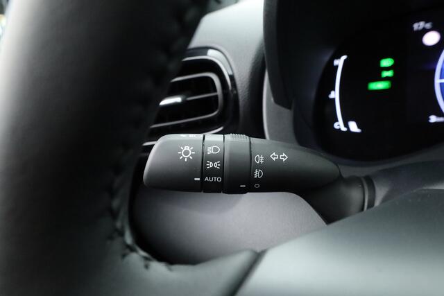 Toyota YARIS Cross 1.5 Hybrid 130 Teamplayer | Pearl White parelmoer | Winter pack | Safety Pack | Adapt. Cruise | Camera