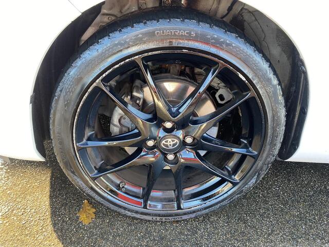 Toyota YARIS 1.5 Hybrid GR-Sport Nieuw geleverd, 1e eign. Dealeronderhouden, AppleCarPlay/AndroidAuto, Climate control, Cruise control, LM velgen, Parkeerhulpcamera, Zwart dak, Privacy glas