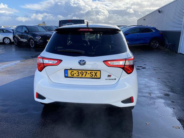 Toyota YARIS 1.5 Hybrid GR-Sport Nieuw geleverd, 1e eign. Dealeronderhouden, AppleCarPlay/AndroidAuto, Climate control, Cruise control, LM velgen, Parkeerhulpcamera, Zwart dak, Privacy glas