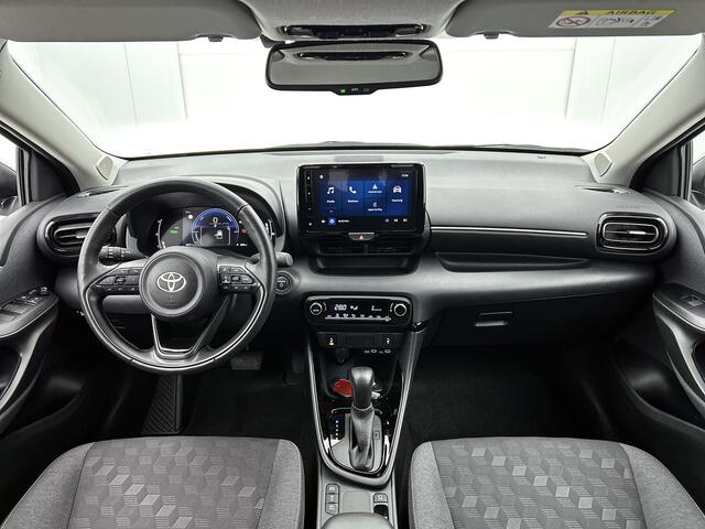 Toyota YARIS 1.5 Hybrid Dynamic + Comfort Pack | Stoel en Stuur verwarming | Blindspot | QR Lader | Apple Carplay / Android Auto |