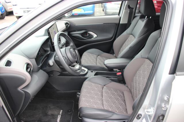 Toyota YARIS Cross 1.5 Executive Hybrid | BSM | PDC | Stuur- en Stoelverwarming |