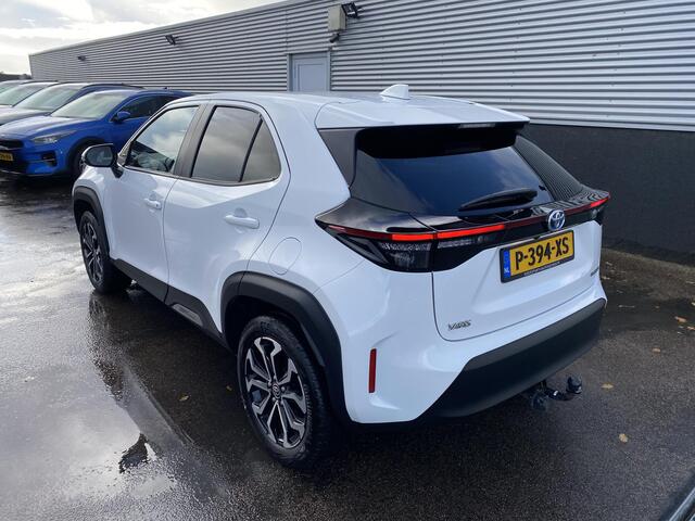 Toyota YARIS Cross 1.5 Hybrid First Edition Trekhaak, 1e eign. NL-auto, Navigatie, Privacy glass, LED, Smart Key, Achteruitrijcamera, Adaptieve cruise control