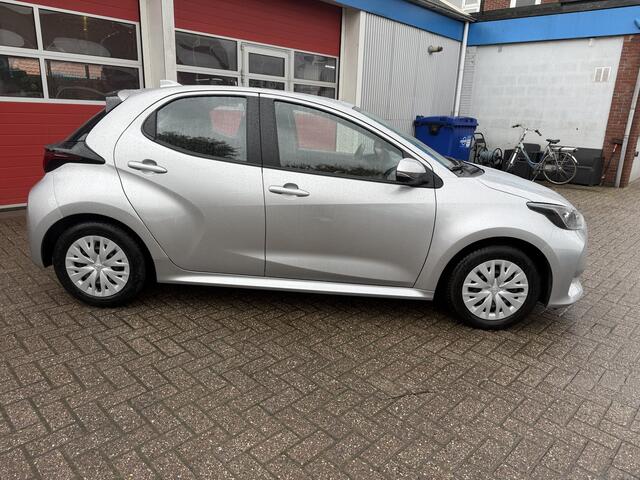 Toyota YARIS 1.5 93 PK | Hybrid Active | 5-drs | Navigatie |
