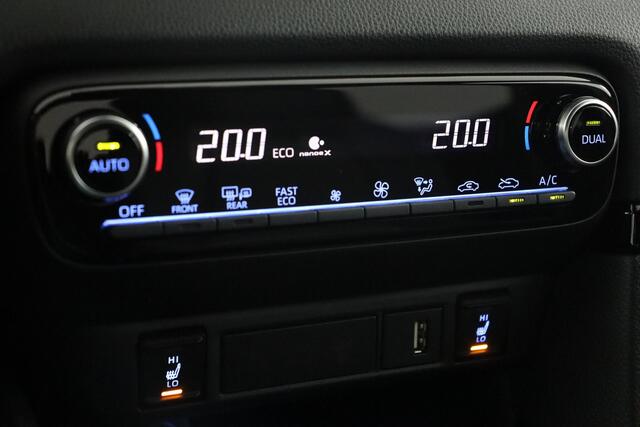 Toyota YARIS 1.5 Hybrid Executive | Parkeer sensoren | Navigatie | Stoelverwarming |