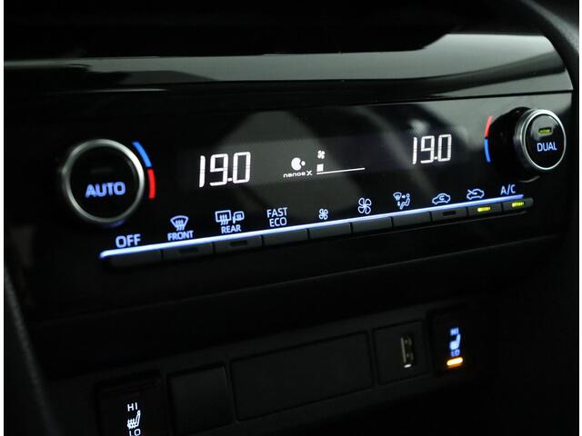 Toyota YARIS Cross 1.5 Hybrid Executive | Stoelverwarming | Half lederen bekleding | ACC |