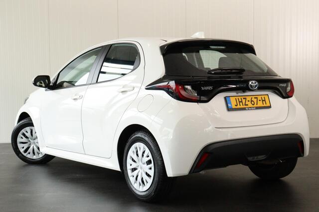 Toyota YARIS 1.5 Hybrid Active, Navi, DAB, Keyless Entry, Apple Carplay / Android Auto, Camera!