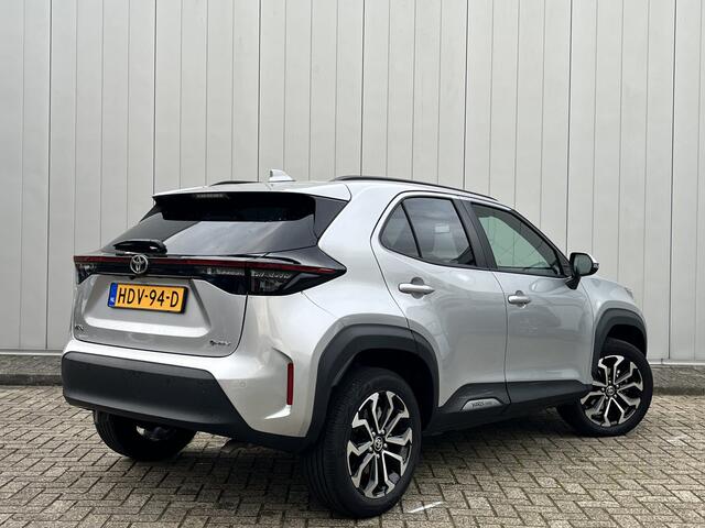 Toyota YARIS Cross 1.5 Hybrid 115 First Edition Comfort pack NL Auto PDC Blinde Spot Stoelverwarming Stuurverwarming