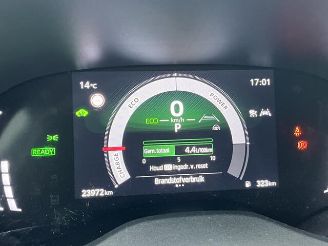 Toyota YARIS Cross 1.5 Hybrid 115 First Edition Comfort pack NL Auto PDC Blinde Spot Stoelverwarming Stuurverwarming