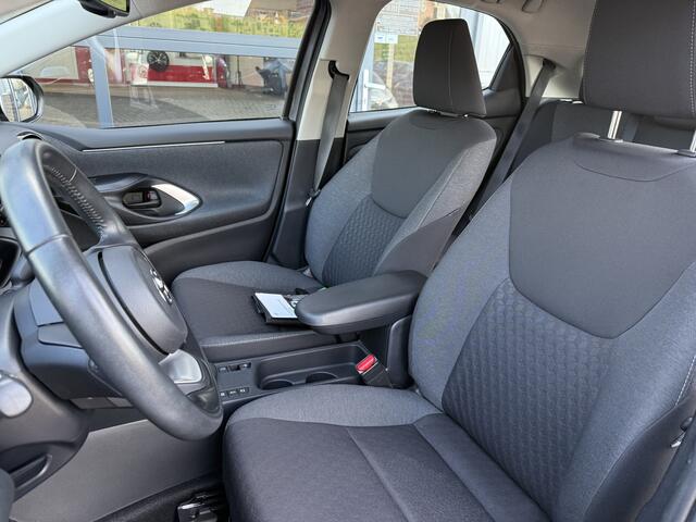 Toyota YARIS 1.5 Hybrid 115 Business