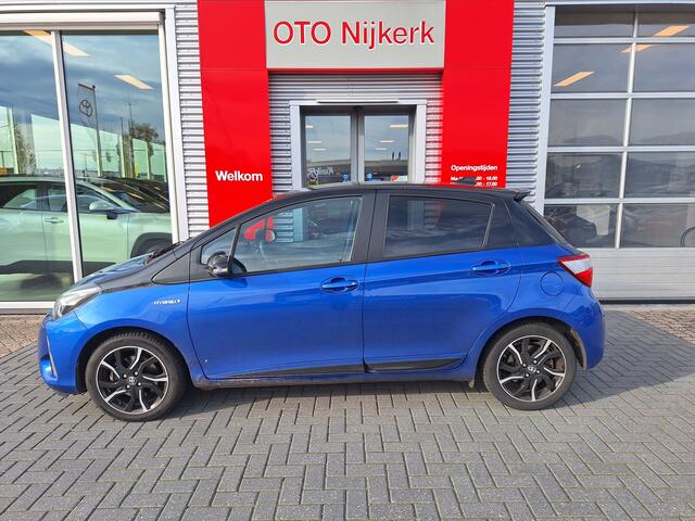 Toyota YARIS 1.5 Hybrid Bi-Tone met fietsendragerhouder