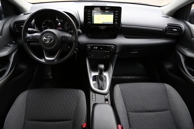 Toyota YARIS 1.5 Hybrid Active Navi Camera ACC