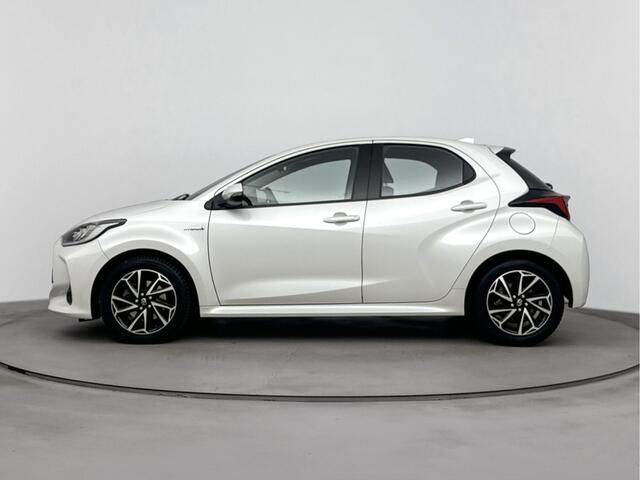Toyota YARIS 1.5 Hybrid Dynamic Navi | Parelmoer | Dealeronderhouden | Achteruitrijcamera | Elektrische Ramen V+A | Keyless Entry/Go | LM-Velgen |