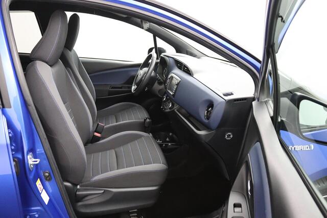 Toyota YARIS 1.5 Hybrid Bi-Tone | Led Verlichting | Achteruitrijcamera | Stoelverwarming | Keyless Start |