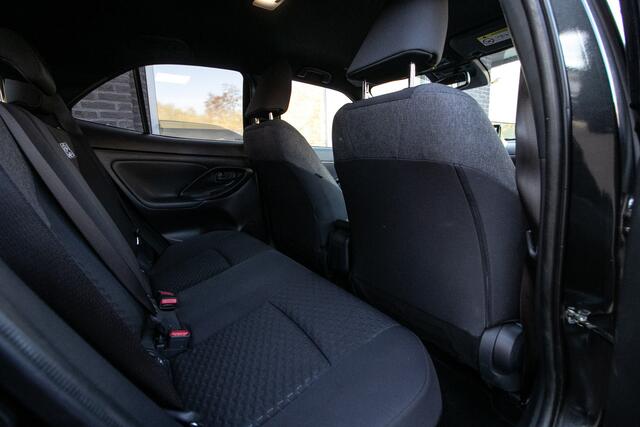Toyota YARIS Cross 1.5 Hybrid 115 Dynamic - verwarmd stuurwiel, stoelen