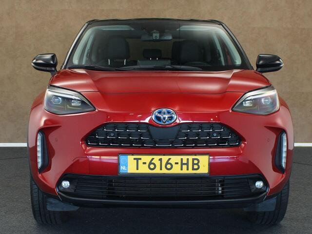 Toyota YARIS Cross 1.5 Hybrid Executive - TREKHAAK 750KG GEREMD TREKGEWICHT - HEAD-UP DISPLAY - JBL GELUIDSINSTALLATIE - PARKEERSENSOREN VOOR EN ACHTER - DODEHOEK DETECTIE - ELEKTRISCHE ACHTERKLEP - VOORRUIT, STUUR EN STOEL VERWARMING - DRAADLOZE TELEFOONLADER - NAVI