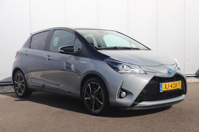 Toyota YARIS 1.5 Hybrid Bi-Tone Plus 101PK Automaat Panoramadak Navigatie Camera Clima Cruise Keyless Entry 16 inch LMV