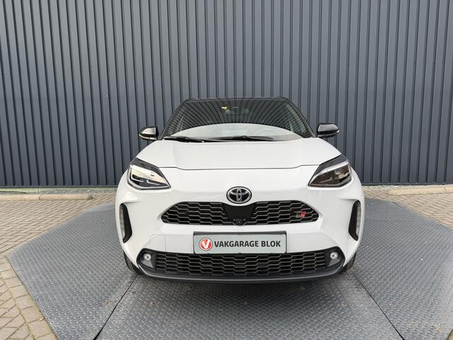 Toyota YARIS Cross 1.5 Hybrid GR Sport | JBL | 360 camera | Elektr. achterklep | Rijklaar!!