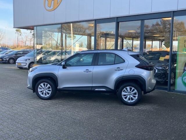 Toyota YARIS 1.5 Hybrid Active - camera - sensoren voor/achter - Navi