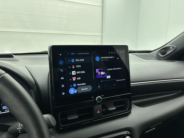 Toyota YARIS 1.5 Hybrid 130 Executive | JBL | Head-Up Display | Dodehoekdetectie | JBL | Sensoren V+A | Stuur + Stoelverwarming |