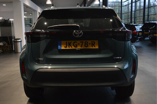 Toyota YARIS Cross 1.5 Hybrid 130 Team Player carplay camera cruise 17 inch !!