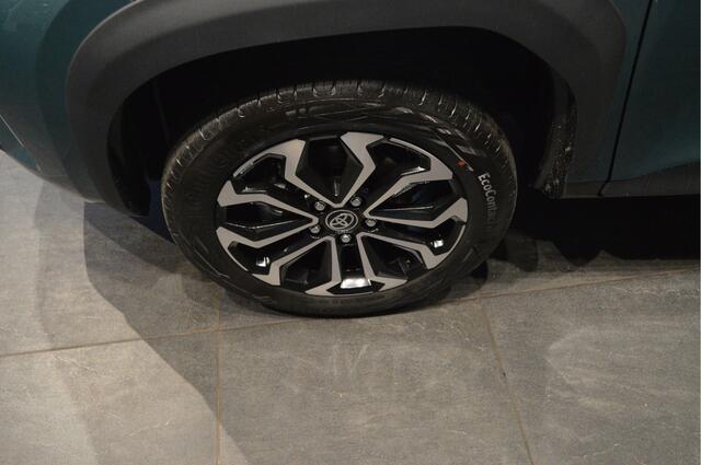 Toyota YARIS Cross 1.5 Hybrid 130 Team Player carplay camera cruise 17 inch !!