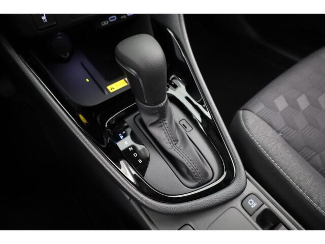 Toyota YARIS 1.5 Hybrid 115 Dynamic | NU MET ¤ 1000 VOORDEEL |