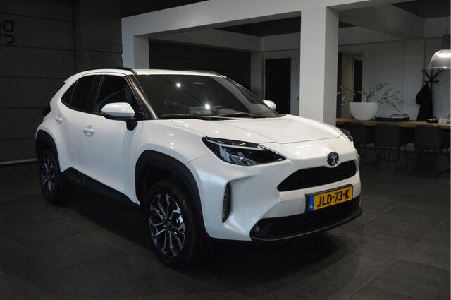 Toyota YARIS Cross 1.5 Hybrid 130 Team Player carplay camera cruise 17 inch !!