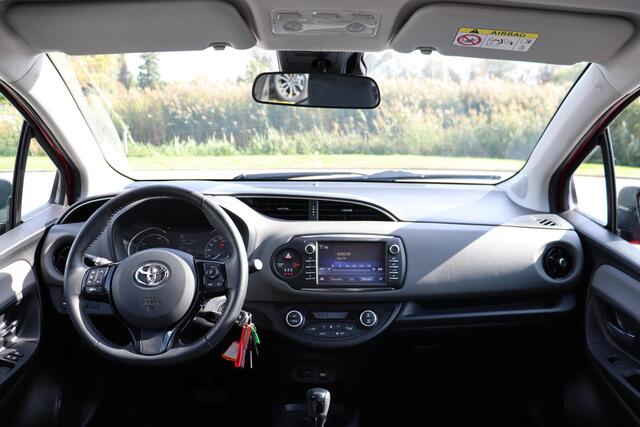Toyota YARIS 1.5 Hybrid Active, Trekhaak, Parkeercamera Bluetooth, Safety Sense, Dubbele Airco, Cruise Control
