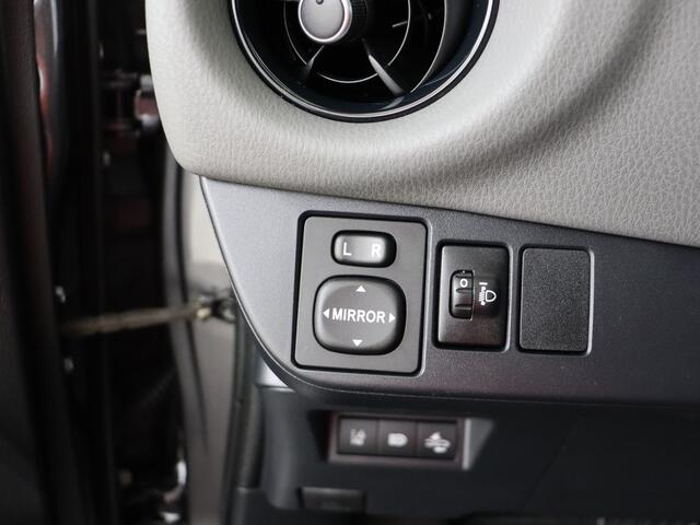 Toyota YARIS 1.5 VVT-i Dynamic Automaat | BTW voertuig | Achteruitrijcamera | Lichtmetalen velgen |