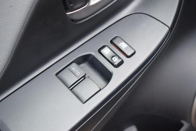 Toyota YARIS 1.3 VVT-i Aspiration Navi Airco Camera Km 59.500!!