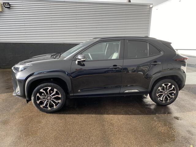 Toyota YARIS Cross 1.5 Hybrid 115 First Edition Navigatie Apple CarPlay/Android Auto, stoel- & stuurverwarming, keyless, parkeersensoren v&a, ACC, achteruitrij camera