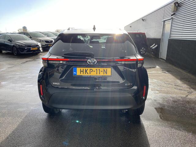 Toyota YARIS Cross 1.5 Hybrid 115 First Edition Navigatie Apple CarPlay/Android Auto, stoel- & stuurverwarming, keyless, parkeersensoren v&a, ACC, achteruitrij camera