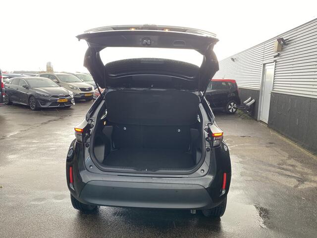 Toyota YARIS Cross 1.5 Hybrid 115 First Edition Navigatie Apple CarPlay/Android Auto, stoel- & stuurverwarming, keyless, parkeersensoren v&a, ACC, achteruitrij camera