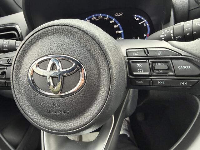 Toyota YARIS Cross 1.5 Hybrid 115 Dynamic sidesteps l Camera l Navigatie