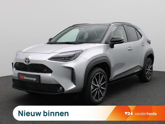 Toyota YARIS Cross 1.5 Hybrid GR Sport 130PK Aut. 18" LM Velgen, Elektrische Achterklep, Keyless, Achteruitrijcamera, Navi, Side Assist, Stoel-Stuurverwarming, Voorruitverwarming