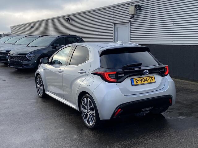 Toyota YARIS 1.5 Hybrid Launch Edition Navigatie APple CarPlay/Android Auto, achteruitrij camera, dodehoek detectie, HUD, keyless, parkeersensoren