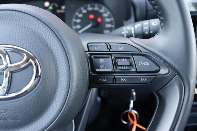 Toyota YARIS 1.5 Hybrid Active Limited, Climate & Cruise control, Stoelverwarming, DAB+ !