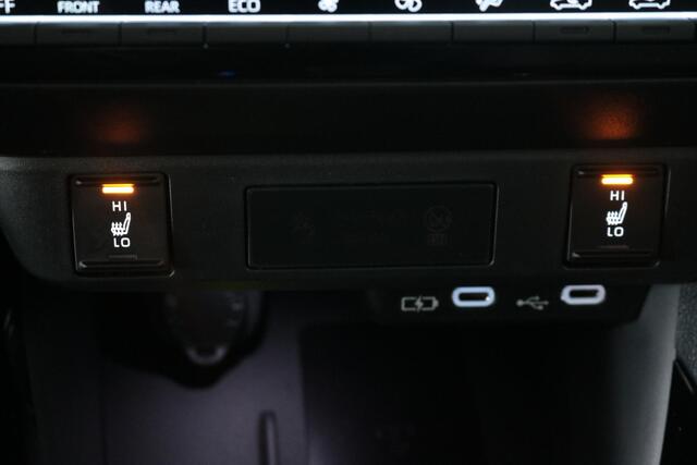 Toyota YARIS 1.5 Hybrid Executive Limited Panodak , Head up Display