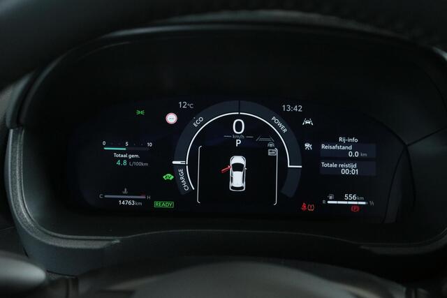 Toyota YARIS 1.5 Hybrid Executive Limited Panodak , Head up Display