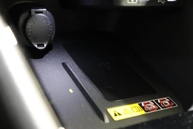 Toyota YARIS 1.5 Hybrid 115 Dynamic, ¤1000,- Inruilpremie, BSM, Sensoren, Stuur & Stoelverwarming!