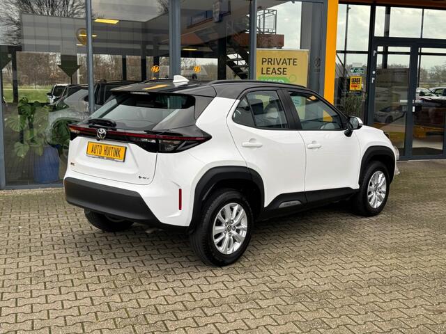 Toyota YARIS 1.5 Hybrid Active - camera - Navi