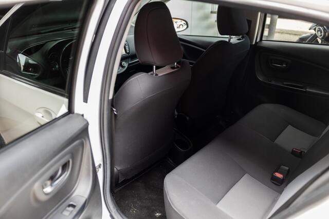 Toyota YARIS 1.5 VVT-i Dynamic | Stoelverwarming | Camera | Trekhaak |