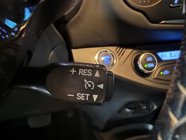 Toyota YARIS 1.5 Hybrid Bi-Tone