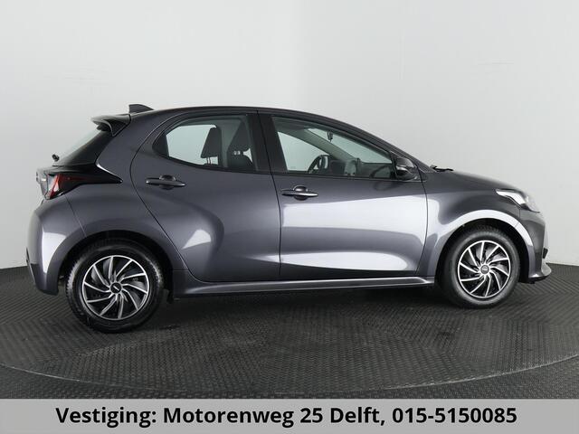 Toyota YARIS 1.5 HYBRIDE GRAYLINE NAVIGATIE GARANTIE TOT 2033 ! CAMERA.CRUISE. CLIMA.ALS NIEUW !